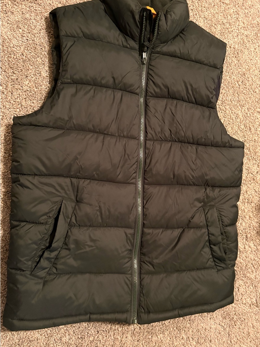 Old Navy Men's Hunter Green Quilted Puffer Vest - Zipper Front